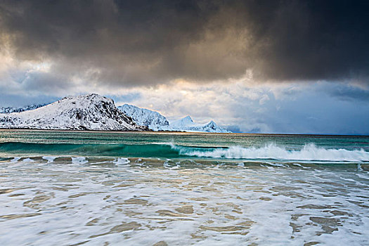 挪威,诺尔兰郡,罗弗敦群岛,海滩,冬天