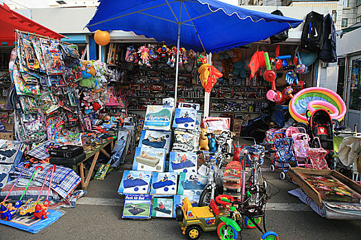 俄罗斯哈巴,又称哈巴罗夫斯克,khabarovsk,这是当地市场内,卖的中国玩具