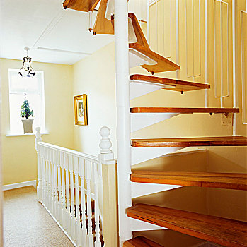 现代,螺旋楼梯,楼梯井,传统,木质,栏杆