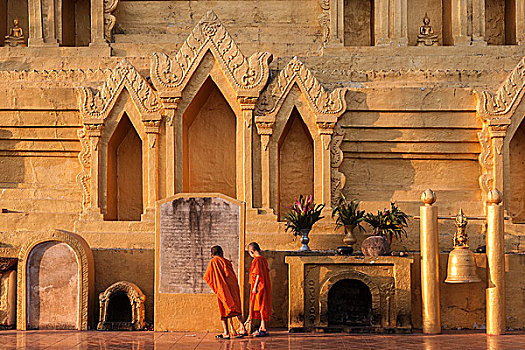 寺院,康巴,局部,新信徒,打扫,地面,钳,金三角,掸邦,缅甸,亚洲