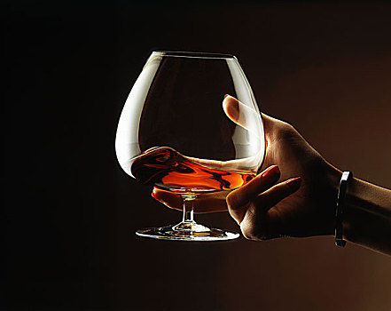 威士忌玻璃杯,手