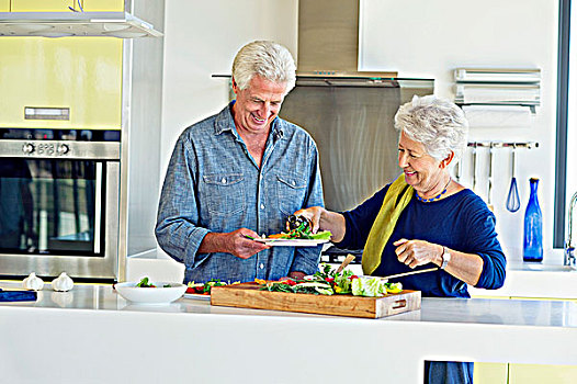 老年,夫妻,做饭,厨房