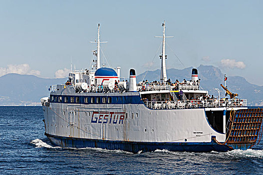 车辆渡船,线条,那不勒斯湾,坎帕尼亚区,意大利南部,意大利,欧洲