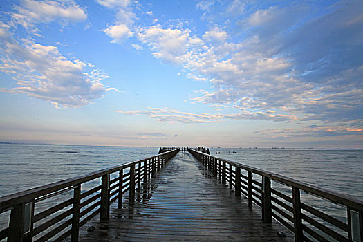 北戴河,沙滩,阳伞,夏日,浴场,游客,海边,海浪,海岸线,栈桥