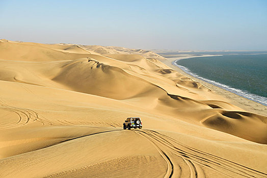 四驱车,上方,沙丘,纳米布沙漠,纳米比亚,非洲