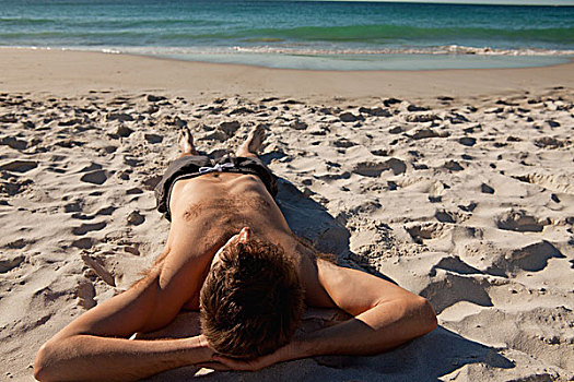 魅力,男人,躺着,沙滩