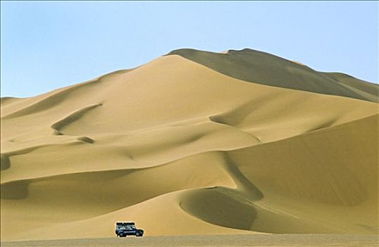 阿尔及利亚,沙丘,撒哈拉沙漠,四驱车,陆虎,蓝天
