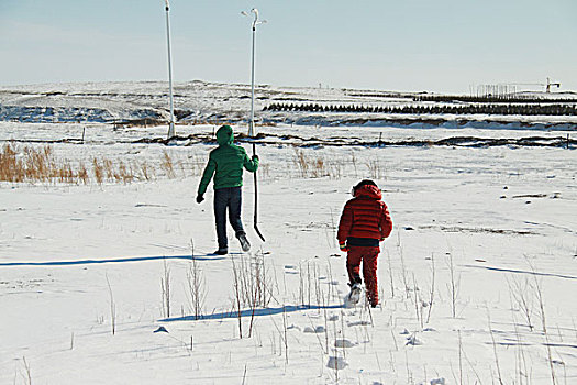 冬天雪景冰天雪地滑冰玩雪