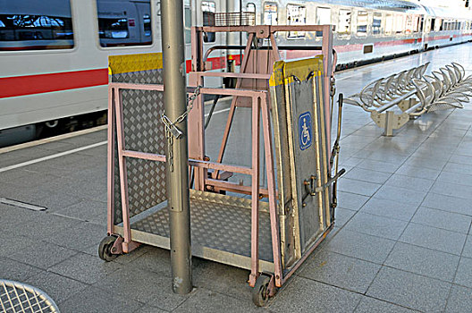 机械,举起,轮椅,铁路,车站,科隆,北莱茵威斯特伐利亚,德国,欧洲