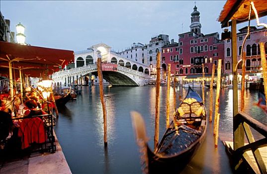 里亚尔托桥,大运河,夜晚,威尼斯,威尼托,意大利