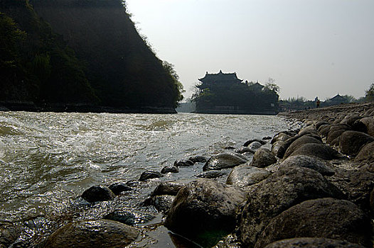 中国非物质文化遗产-都江堰放水节,分流岷江的河堤,金刚堤