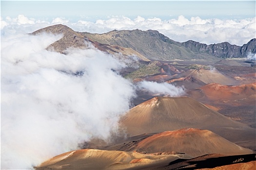 哈雷阿卡拉火山口