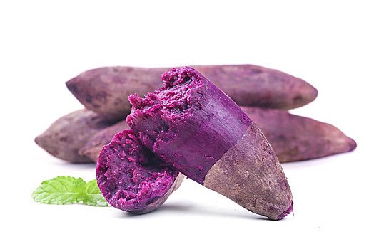 白底上的熟紫薯