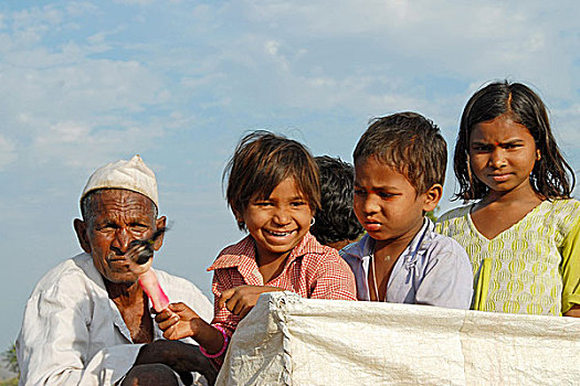 家庭,阉牛,手推车,乡村,靠近,马哈拉施特拉邦,印度,2007年