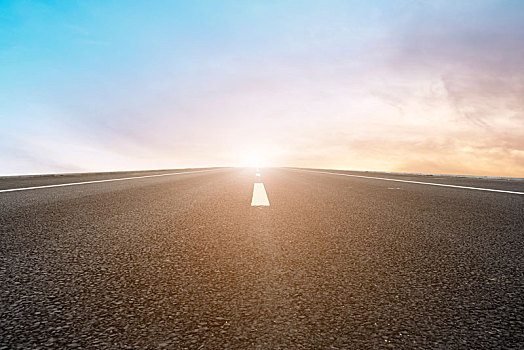 道路广场地砖和天空云彩景观