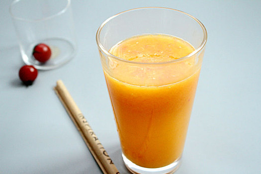 鲜榨橙汁西柚汁