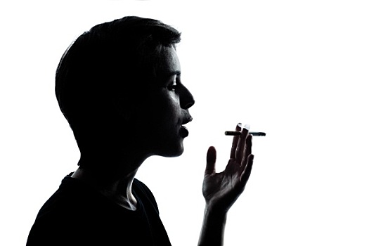 一个,青少年,男孩,女孩,吸烟,香烟,反感,剪影