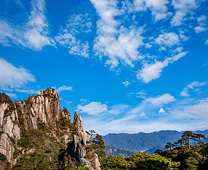 江西上饶三清山南海岸群山