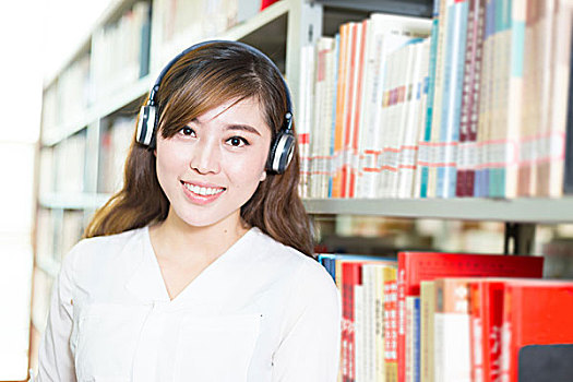 年轻,美女,亚洲人,女孩,大学生,耳机,图书馆