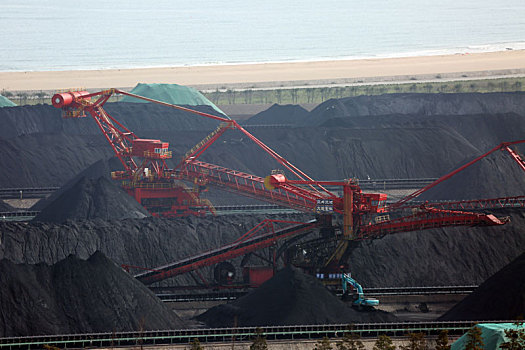 财经配图,煤炭保供稳价工作取得阶段性成效,全国煤炭供需形势明显好转