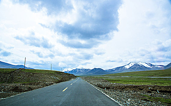 雪山草原公路