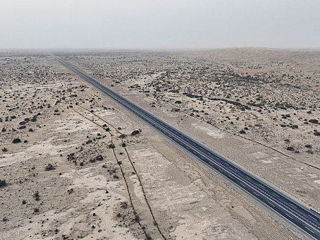 新疆尉犁,乌若沙漠高速公路