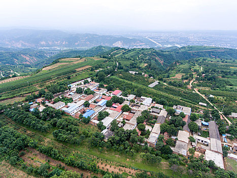 航拍河南三门峡灵宝市川口乡赵家沟村