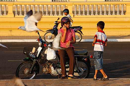 柬埔寨,金边,女青年,手机
