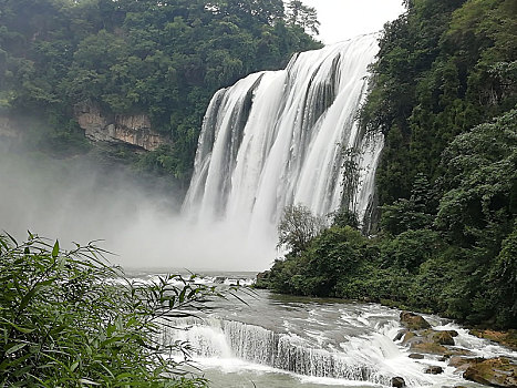 亚洲最大瀑布,贵州黄果树瀑布气势雄伟,水声震天