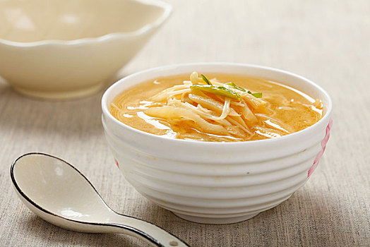 金针菇榨菜汤
