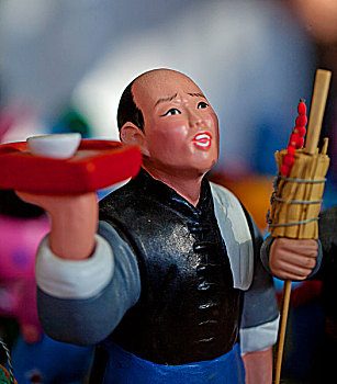 老北京传统茶馆伙计雕塑