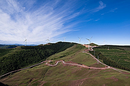 蜿蜒曲折的盘山公路