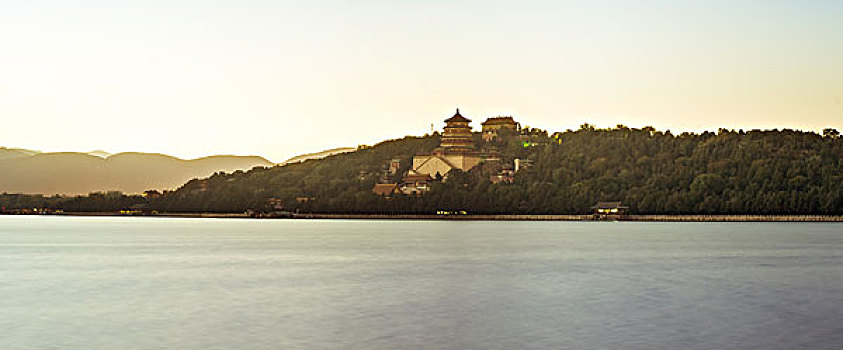 颐和园昆明湖佛香阁