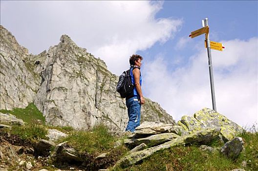 女人,远足者,读,路标,攀升,瓦莱,瑞士