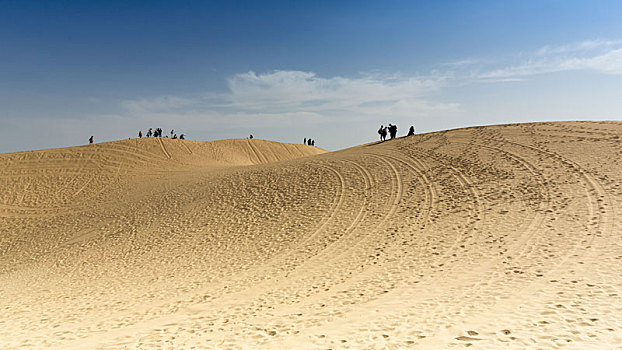 罗布人村寨沙漠景观