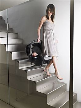 女人,婴儿座,楼梯