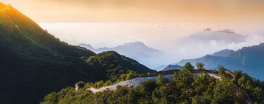 雨后北京箭扣长城风景