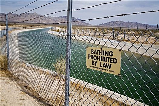 栅栏,标识,浴,禁止,法律,科罗拉多河,水道,莫哈维沙漠,加利福尼亚,美国