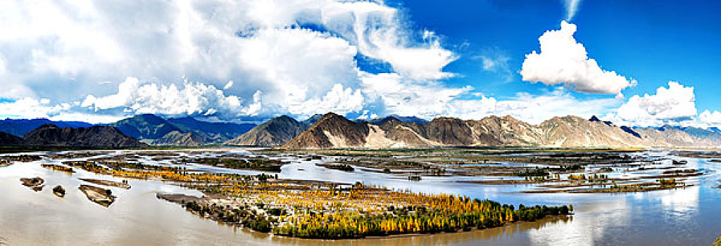 西藏拉萨河全景