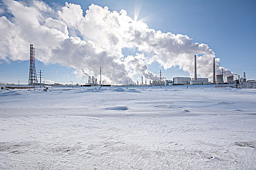 炼油厂冬景
