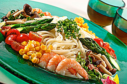 面条沙拉,对虾,蔬菜,蘑菇,日本