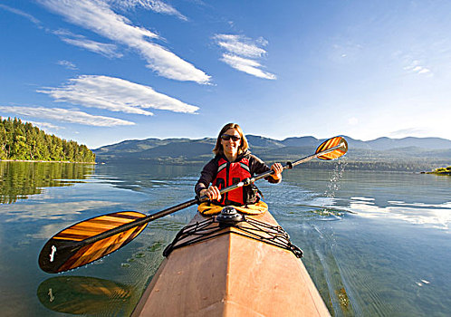 海上皮划艇,白鲑,湖,州立公园,蒙大拿