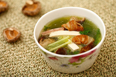 什么人不能吃荠菜包子呢_荠菜包子好消化吗_包子能吃荠菜人参吗