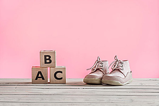 童鞋,学习,走,粉色背景