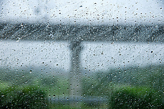 重庆至长沙g70高速公路雨中即景