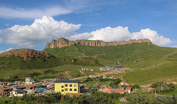甘肃甘南藏族自治州,郎木寺镇风景如诗如画