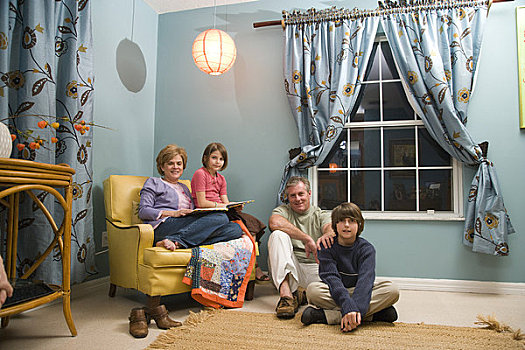 肖像,家庭,坐,一起,客厅