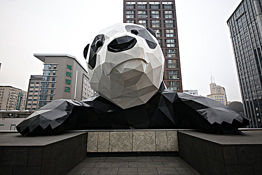 国际金融中心熊猫塑像