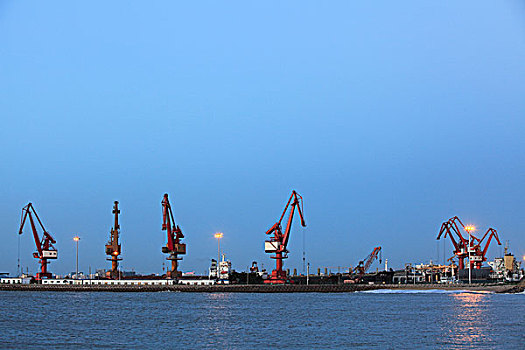 工业码头