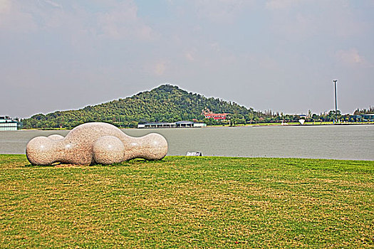 上海佘山月湖雕塑公园风光